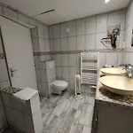 Le Hotel 3*